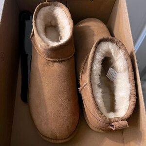 BNIB Classic ultra Mini Uggs